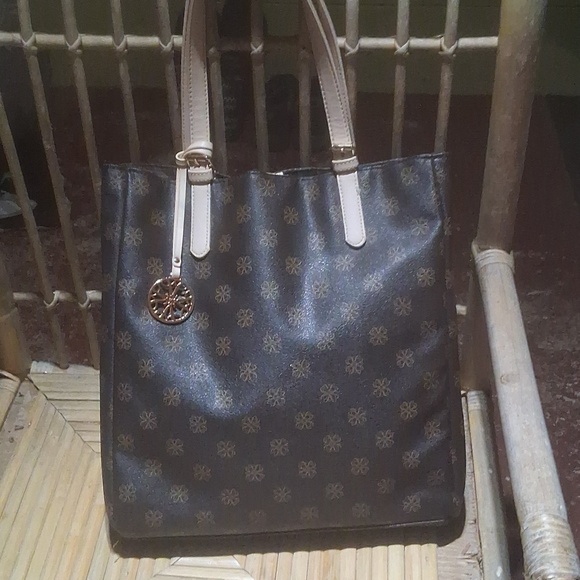 AVON SIGNATURE COLLECTION, MAYLIN TOTE - Picture 2 of 5